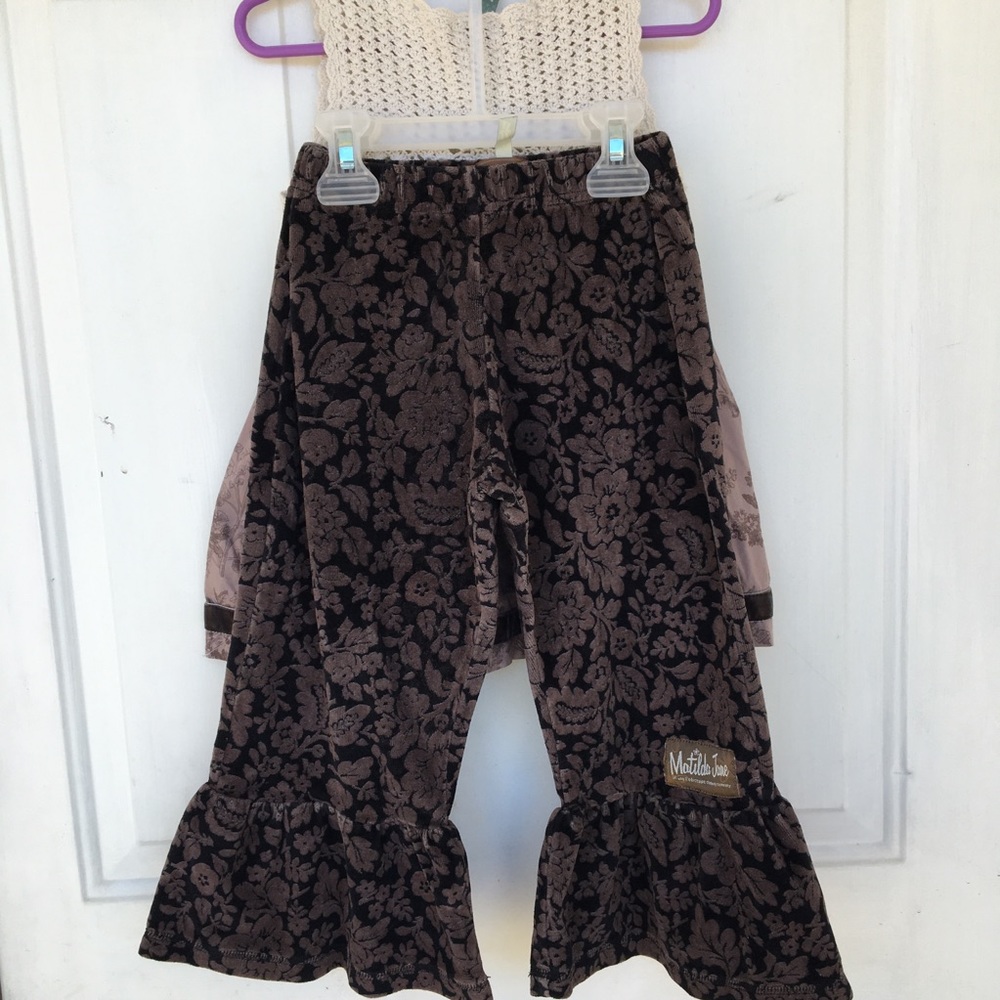 Outfit - Picture 2 of 2